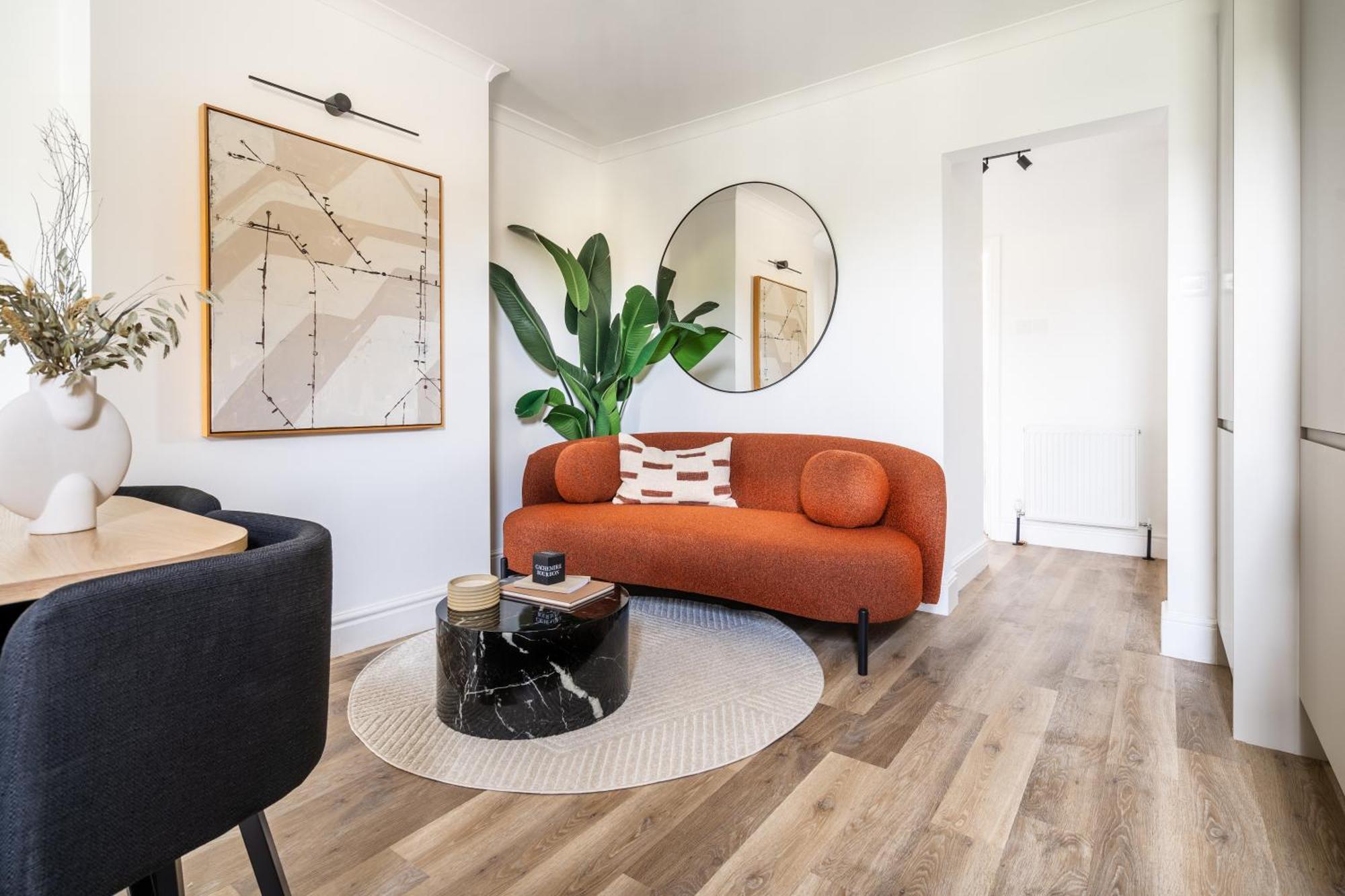 Newly Designed, 2Br Apt, 5Min From Northwood London Tube Station, Nato Hq, Ideal For Wembley, Warner Studio, Contractors Екстер'єр фото
